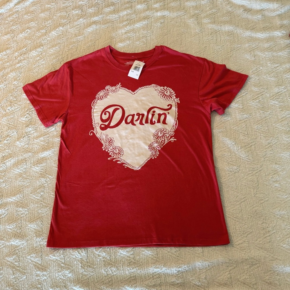 Red “Darlin’” Western Cowboy Heart Tee Size Large